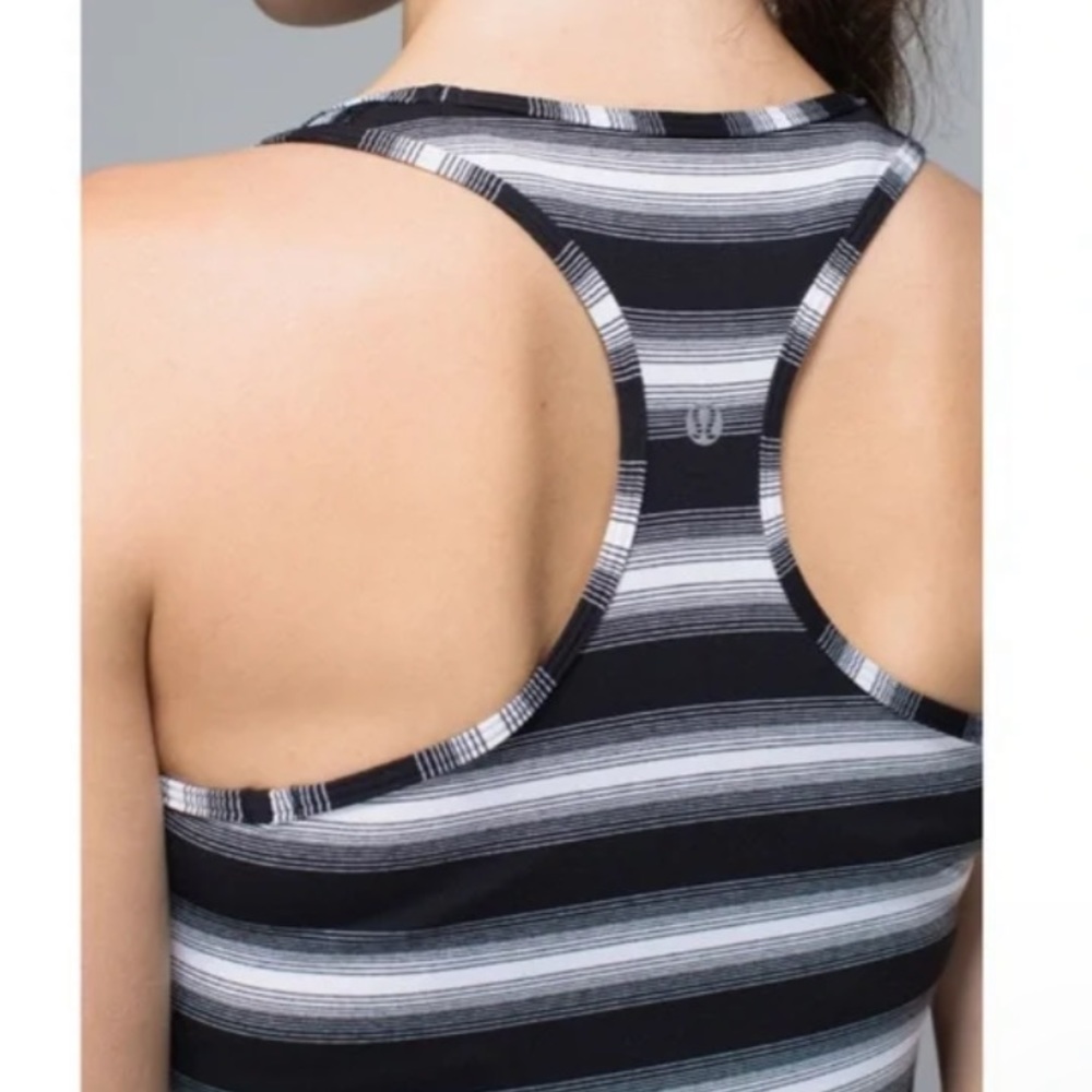 Lululemon Cool Racerback Tank Top - Like New Condition - Medium - Size 6